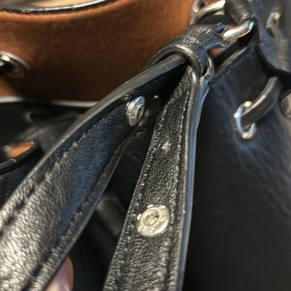 CALVIN KLEIN Bucket Bag - Picture 13 of 15